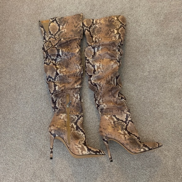 jessica simpson snake boots